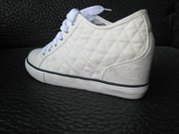 Standard_White_Canvas_Tennis